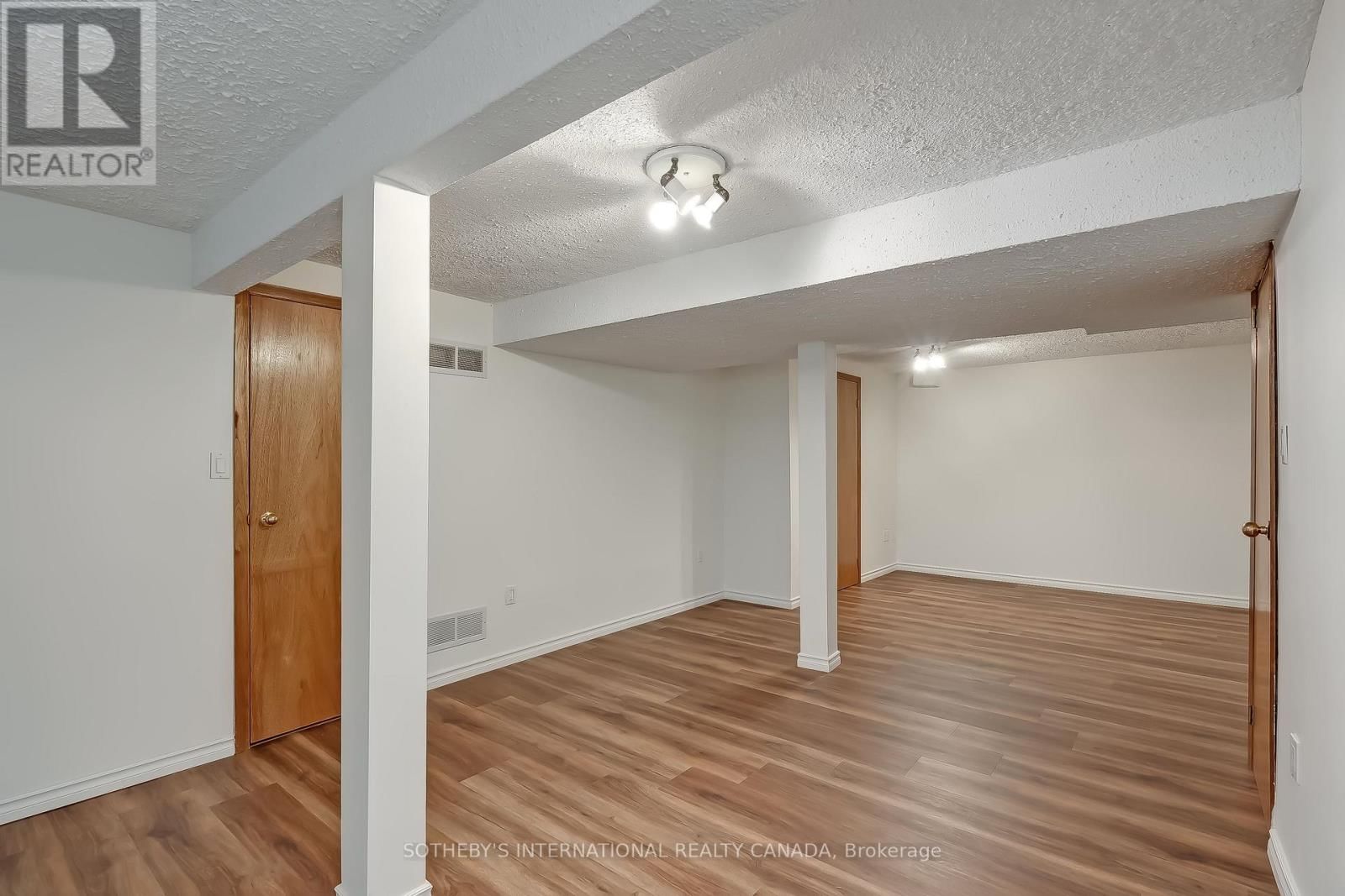 203 - 1055 SHAWNMARR ROAD Image 20