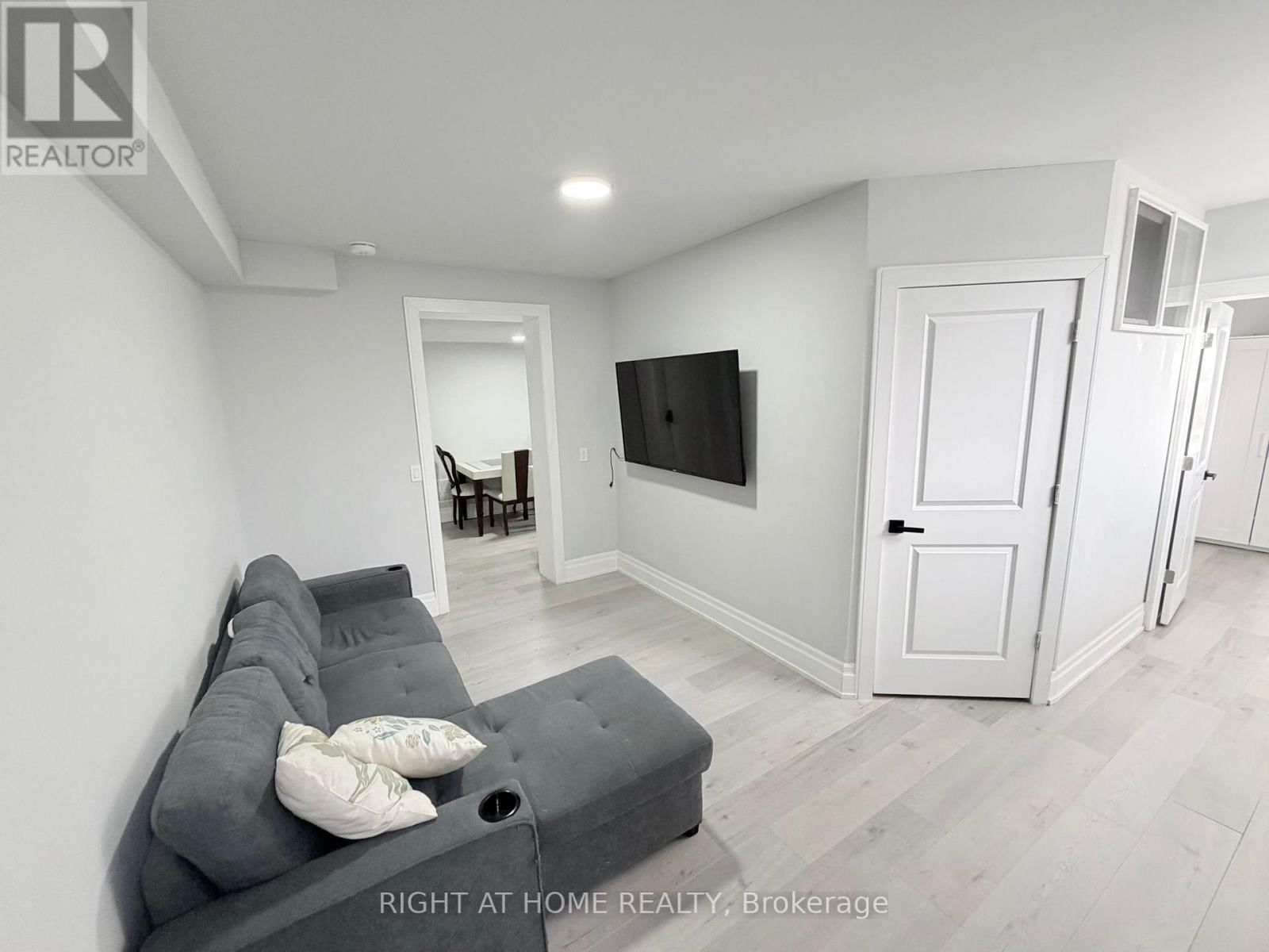 Lower - 25 DUFFIELD ROAD EAST Image 8