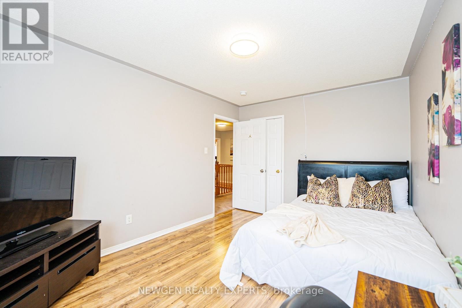 30 ADIRONDACK CRESCENT Image 31