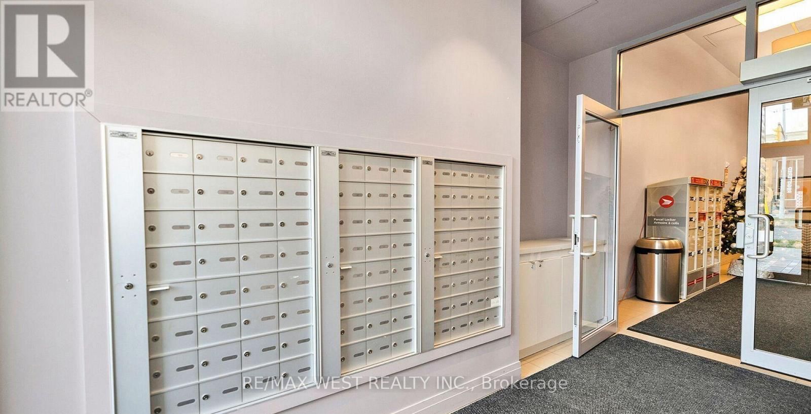 201 - 408 BROWNS LINE Image 5