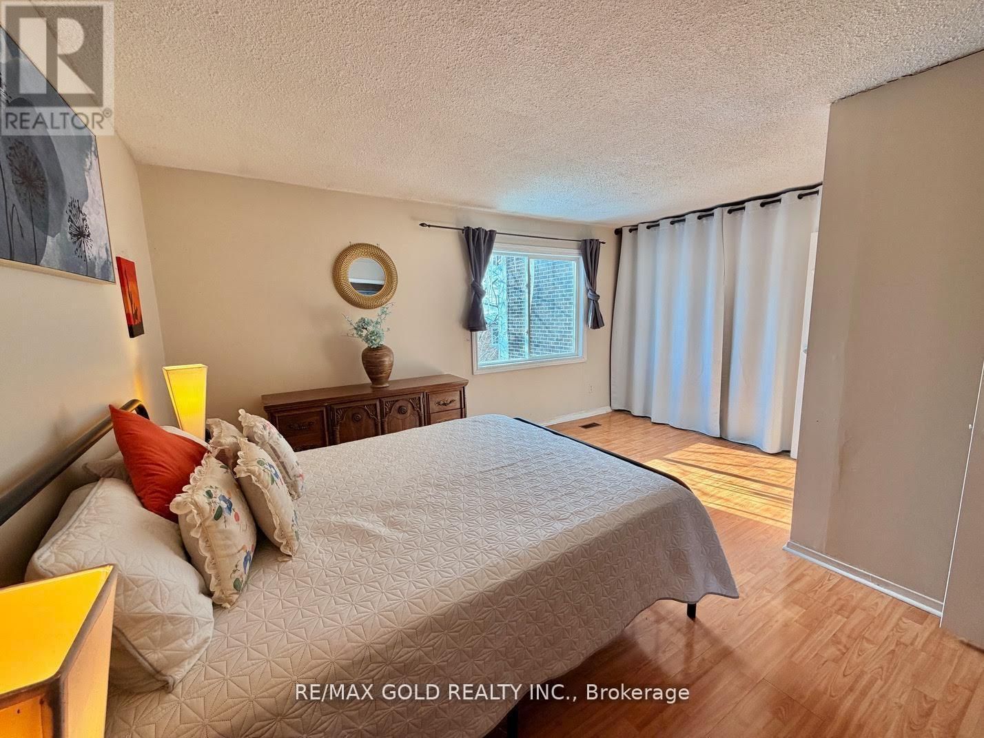 26 - 7707 DARCEL AVENUE Image 17