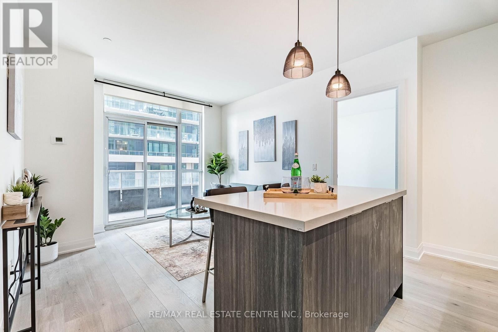 207 - 110 MARINE PARADE DRIVE Image 12