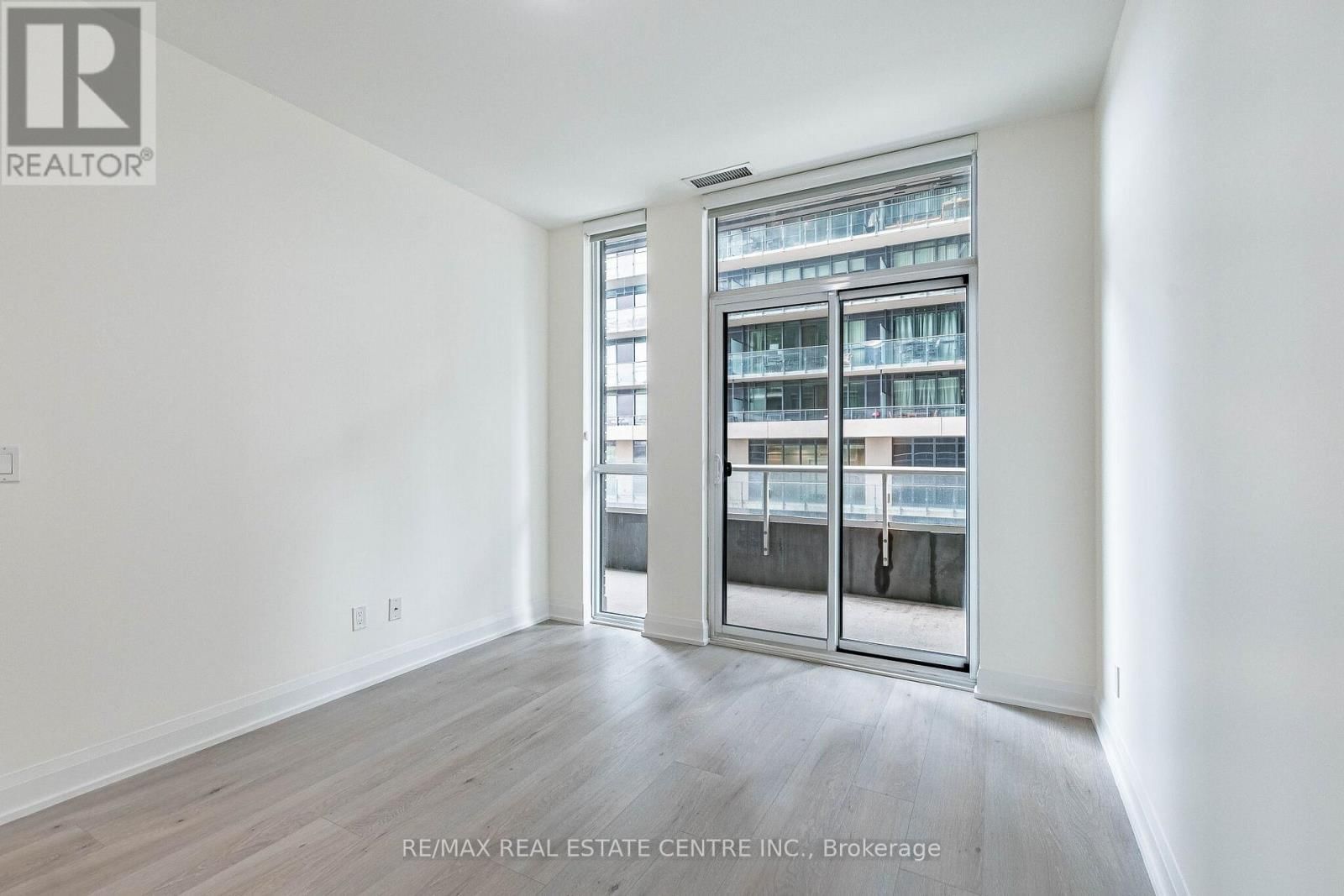 207 - 110 MARINE PARADE DRIVE Image 21