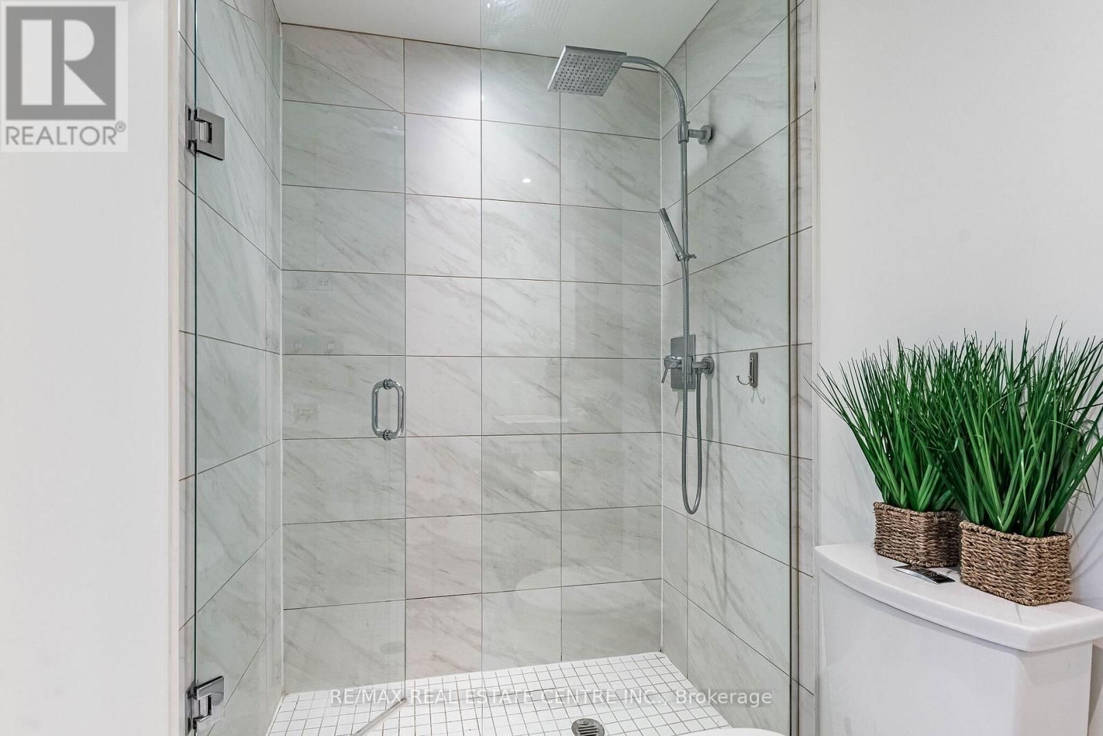 207 - 110 MARINE PARADE DRIVE Image 24