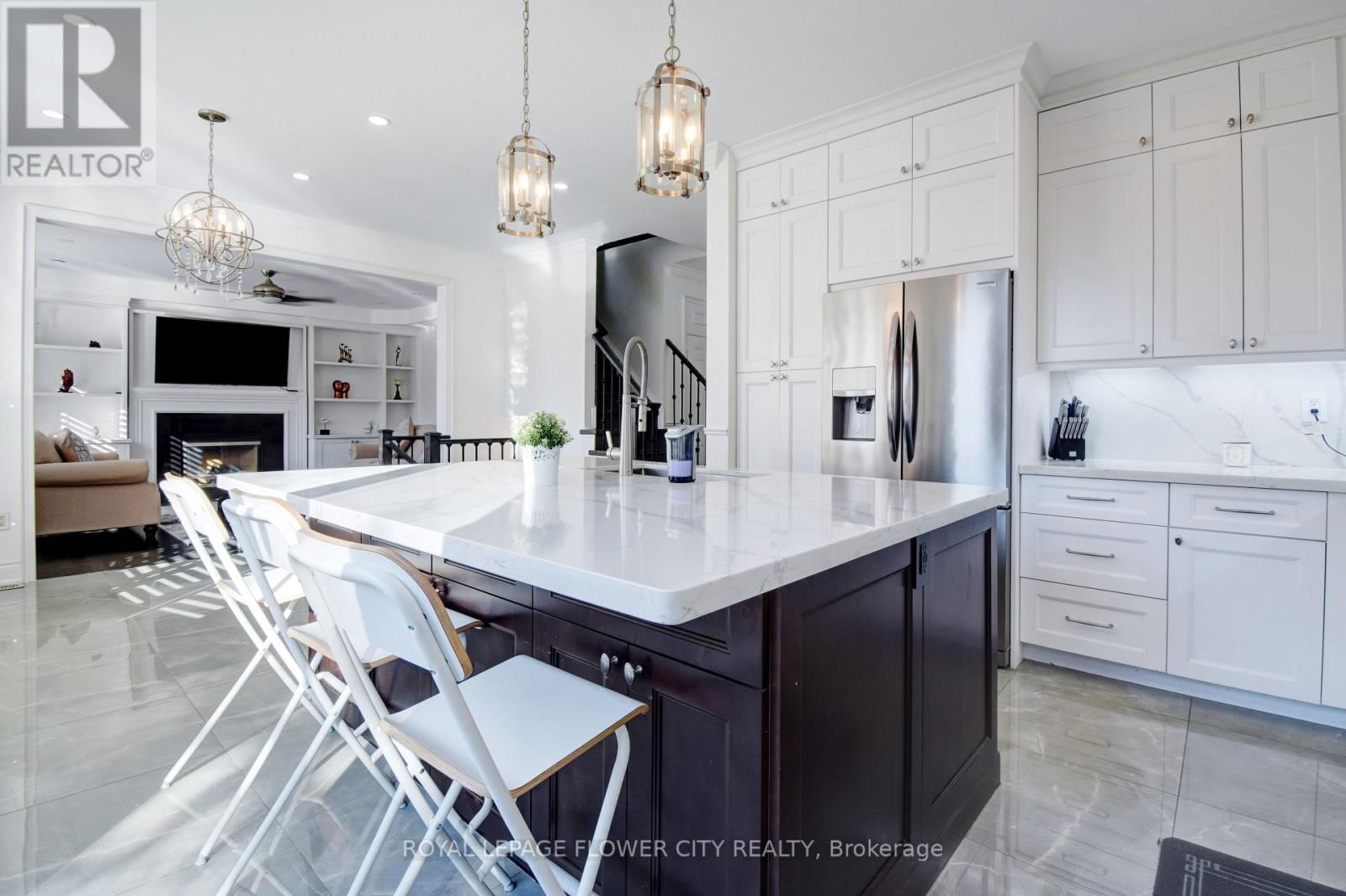 837 COUSENS TERRACE Image 14