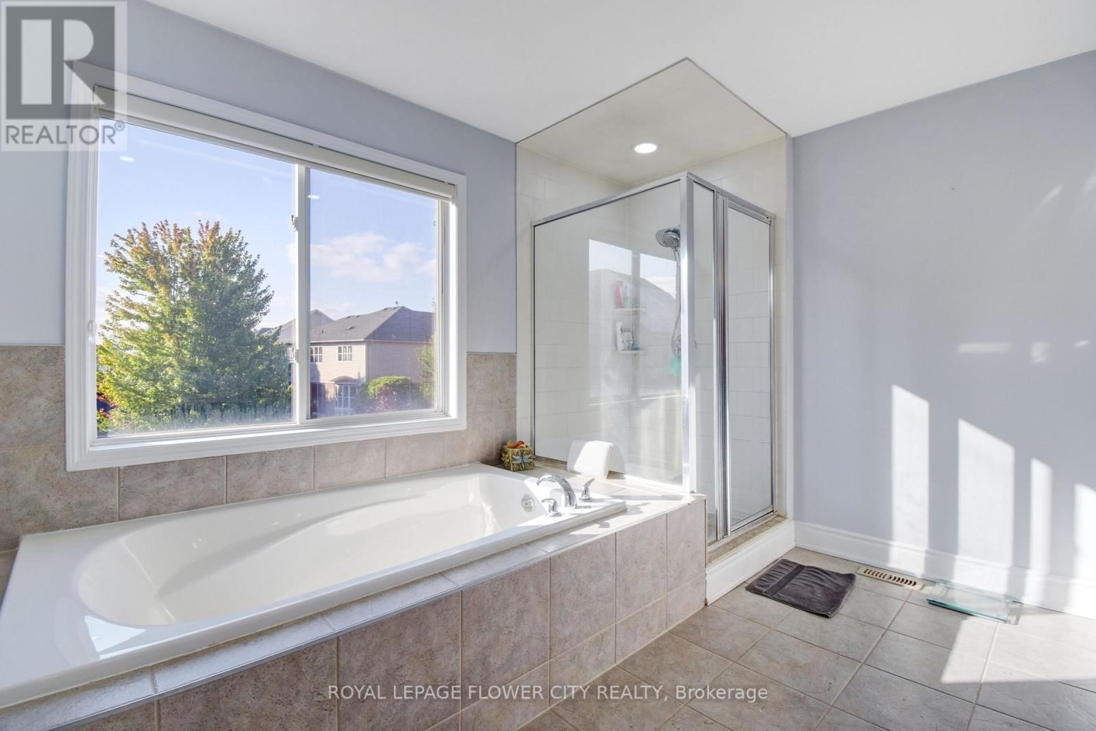 837 COUSENS TERRACE Image 27