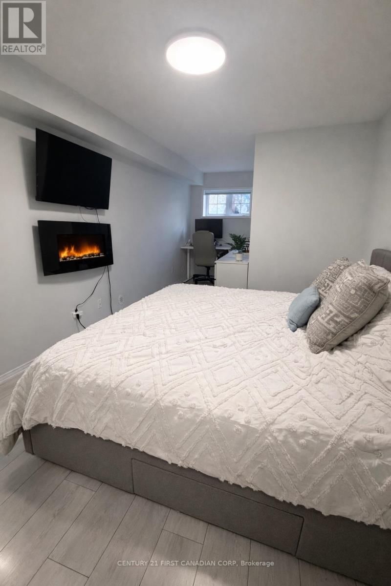 2 - 35 HAYS BOULEVARD Image 12