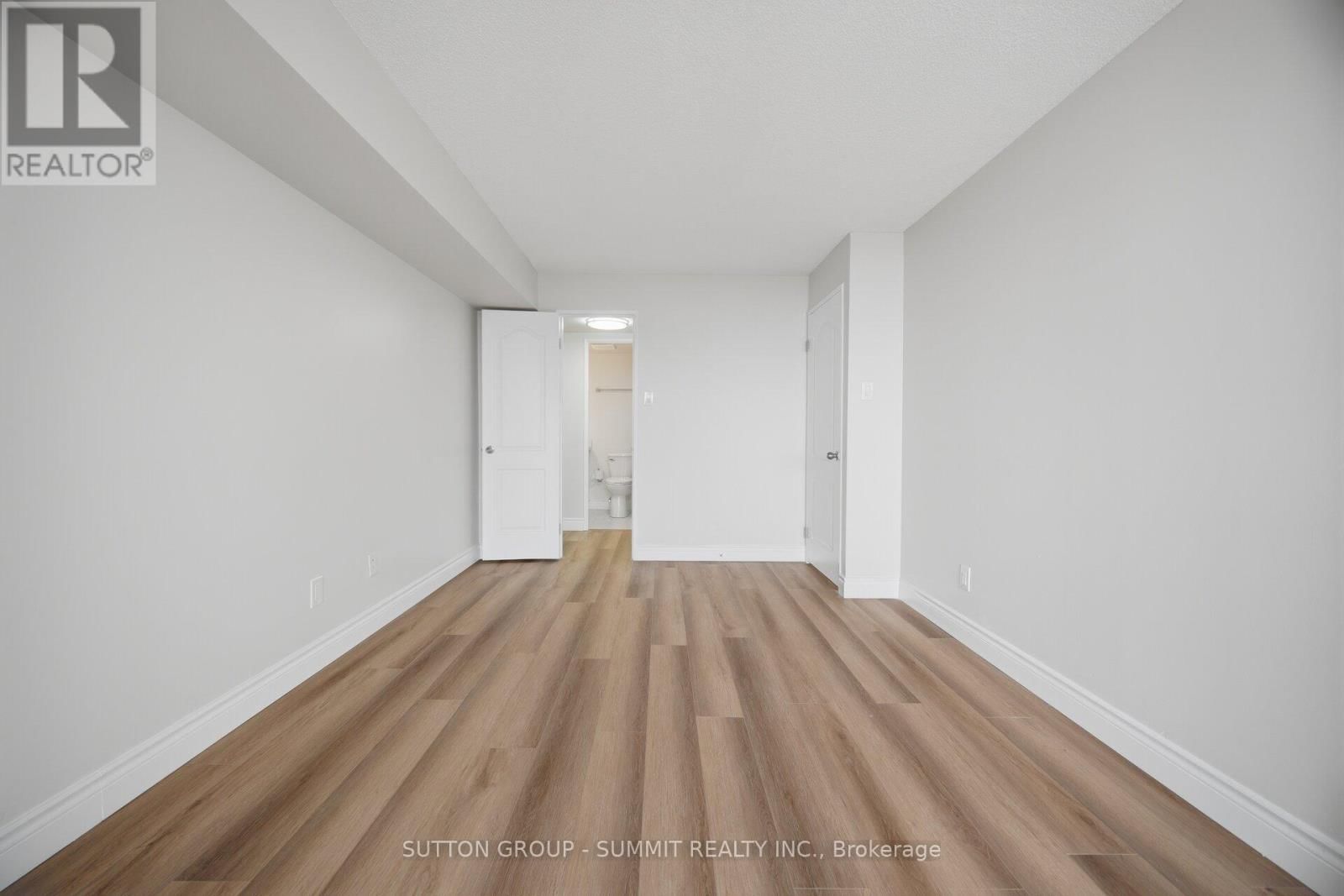 806 - 1111 BOUGH BEECHES BOULEVARD Image 24