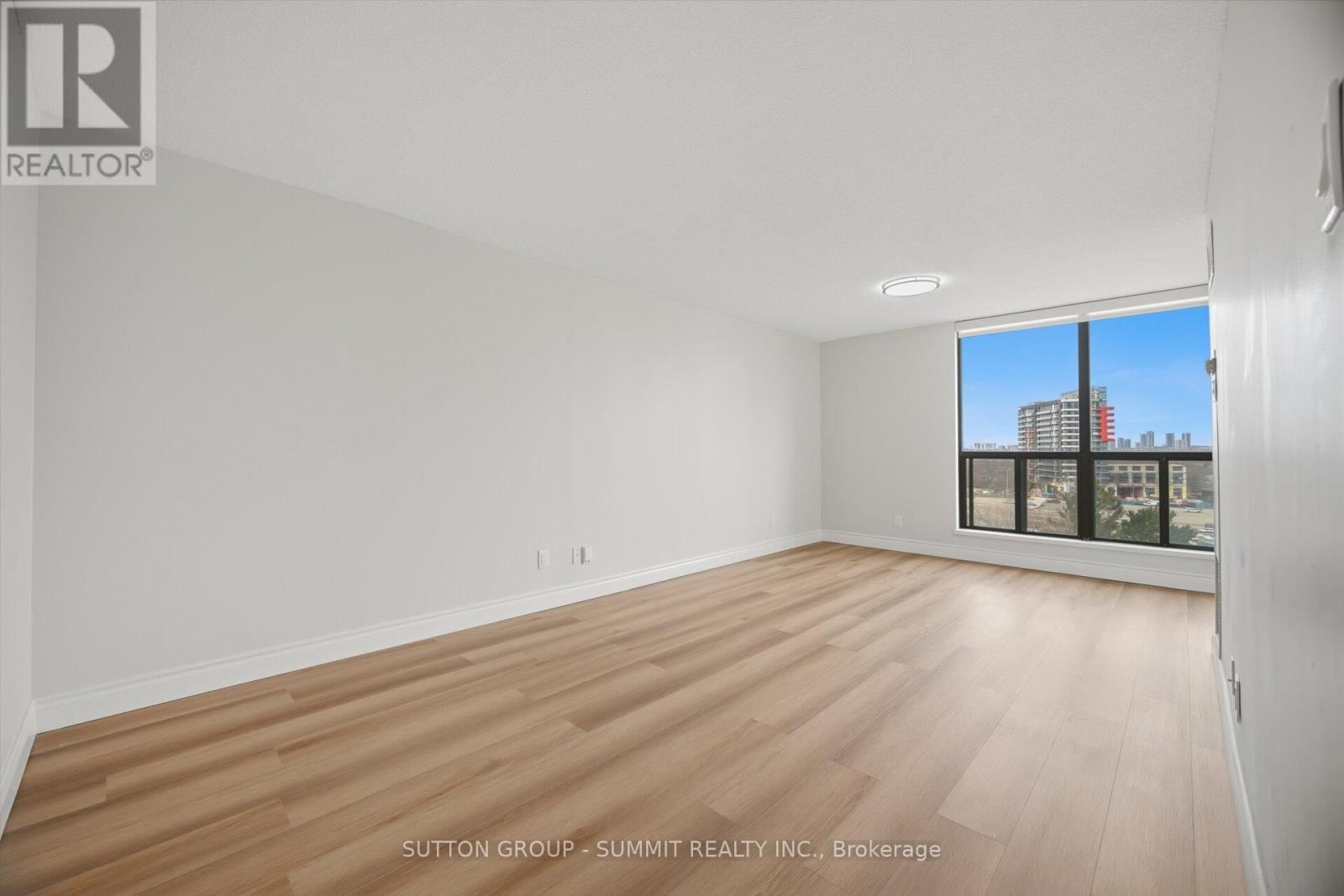 806 - 1111 BOUGH BEECHES BOULEVARD Image 6