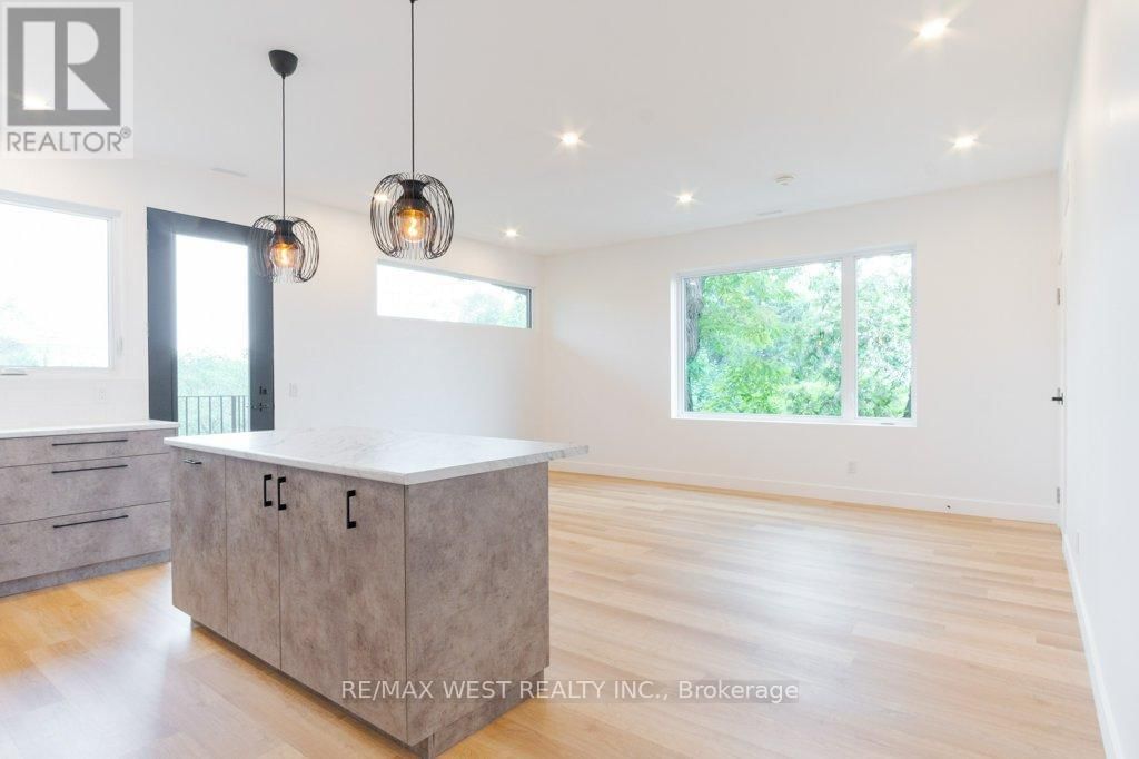 63 LONBOROUGH AVENUE Image 1