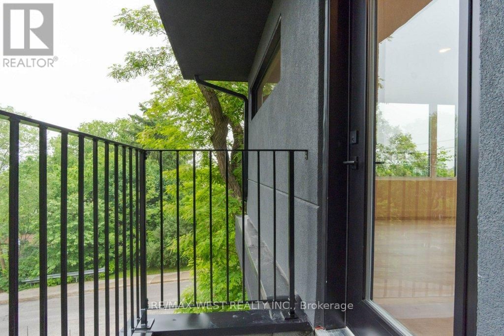 63 LONBOROUGH AVENUE Image 14