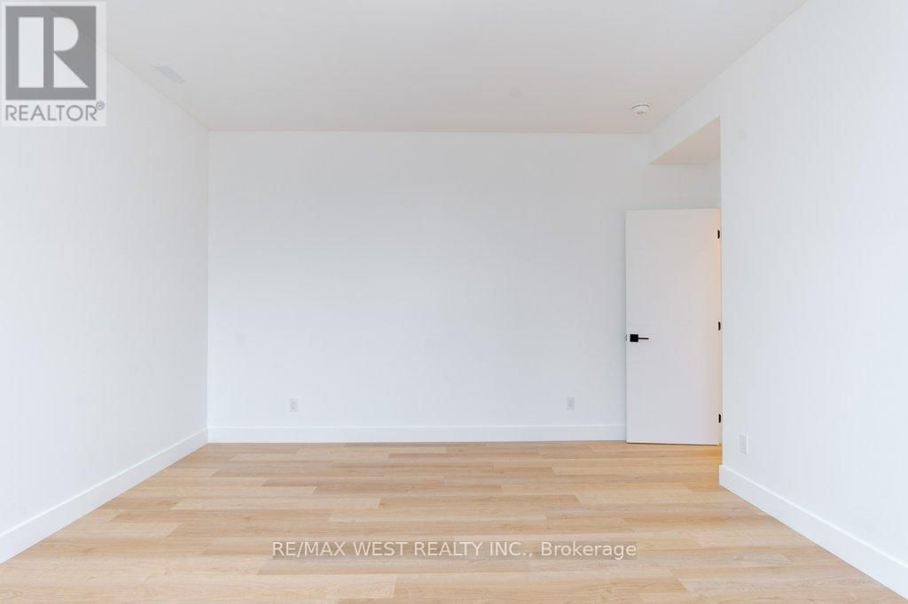 63 LONBOROUGH AVENUE Image 5