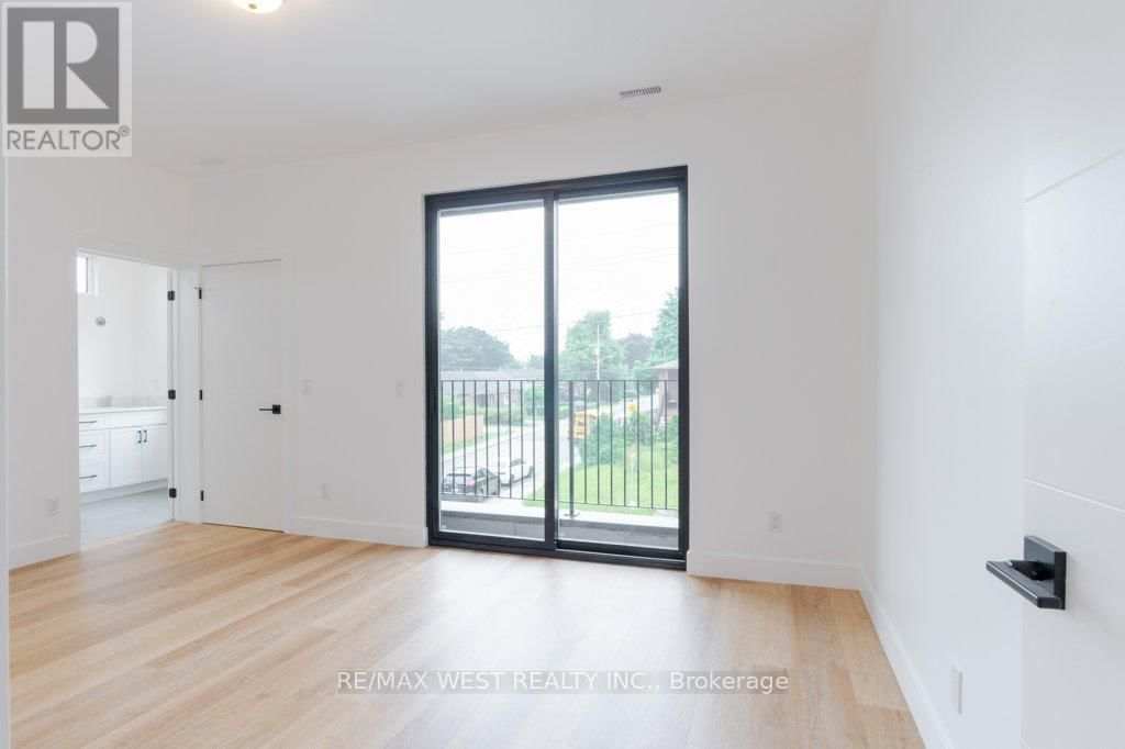 63 LONBOROUGH AVENUE Image 7