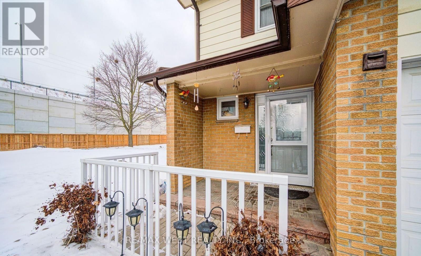 71 - 3525 BRANDON GATE DRIVE Image 3