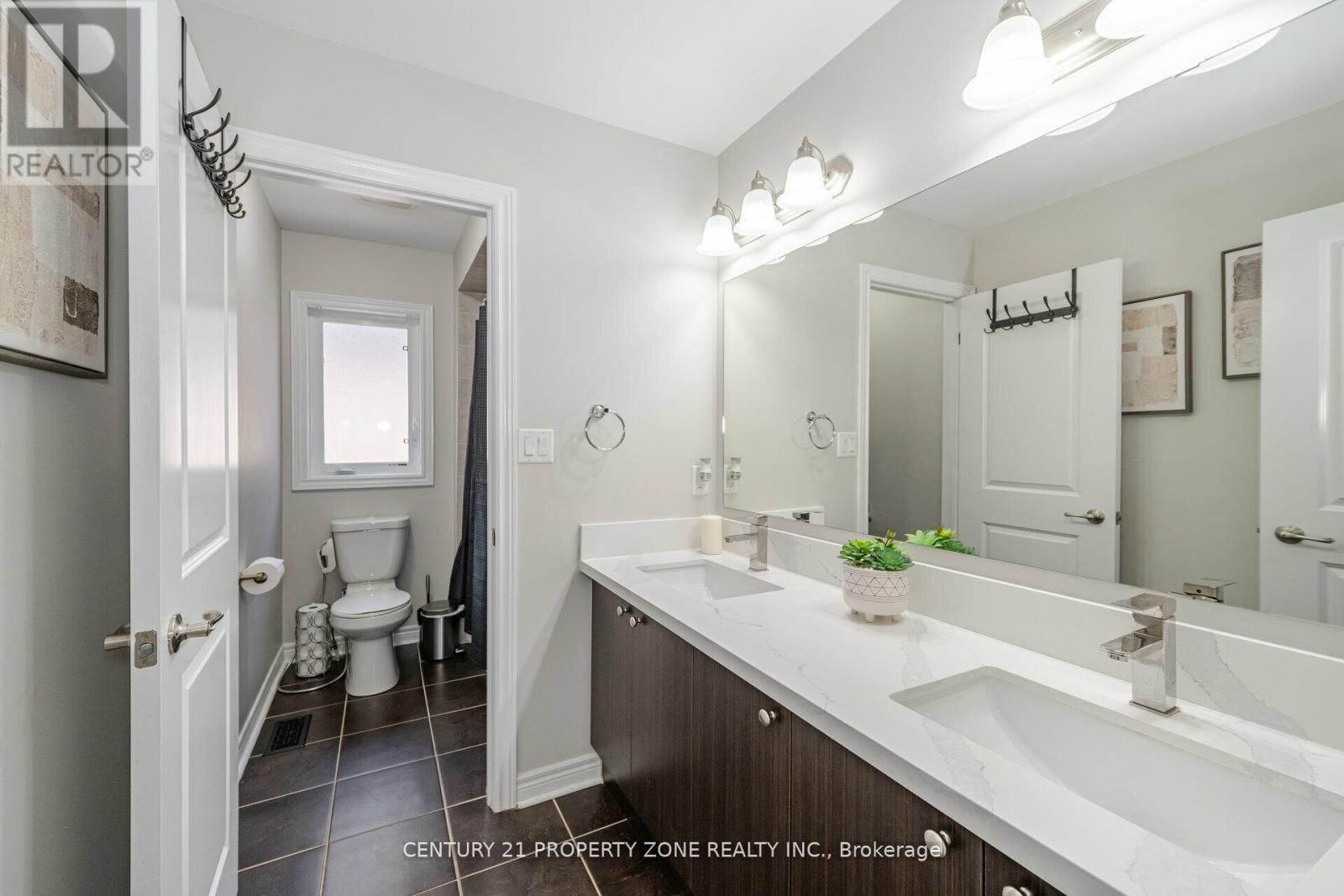 8 TEAL CREST CIRCLE Image 45