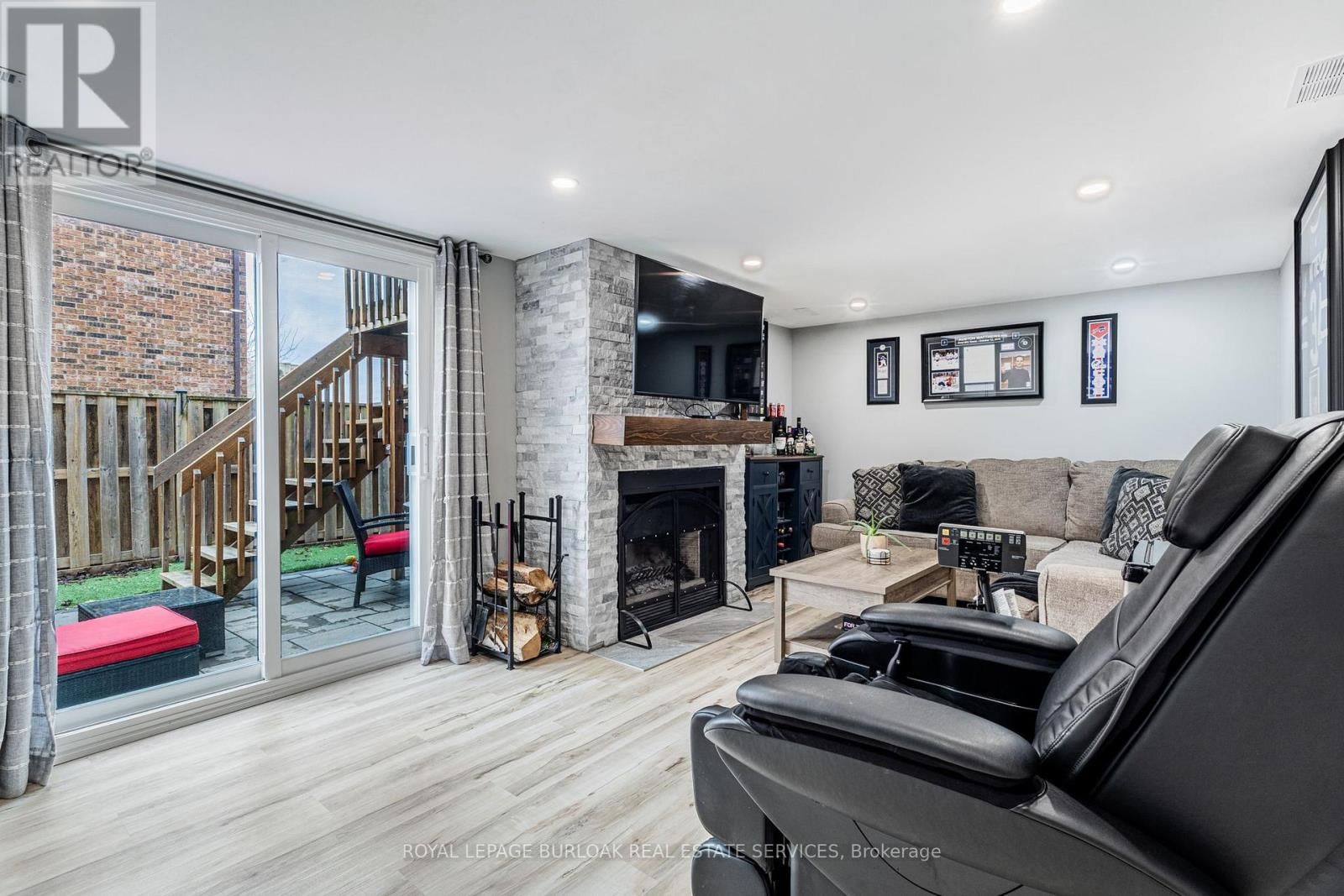 43 - 2065 AMHERST HEIGHTS COURT Image 18