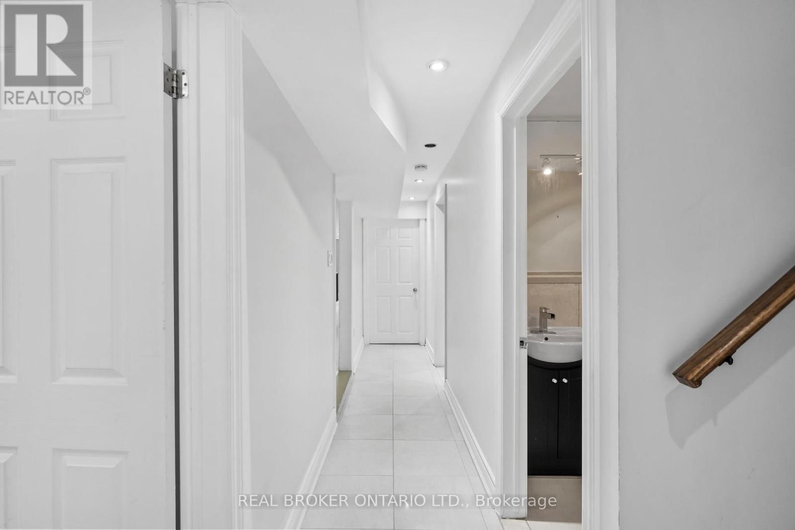 704 COULSON AVENUE Image 36