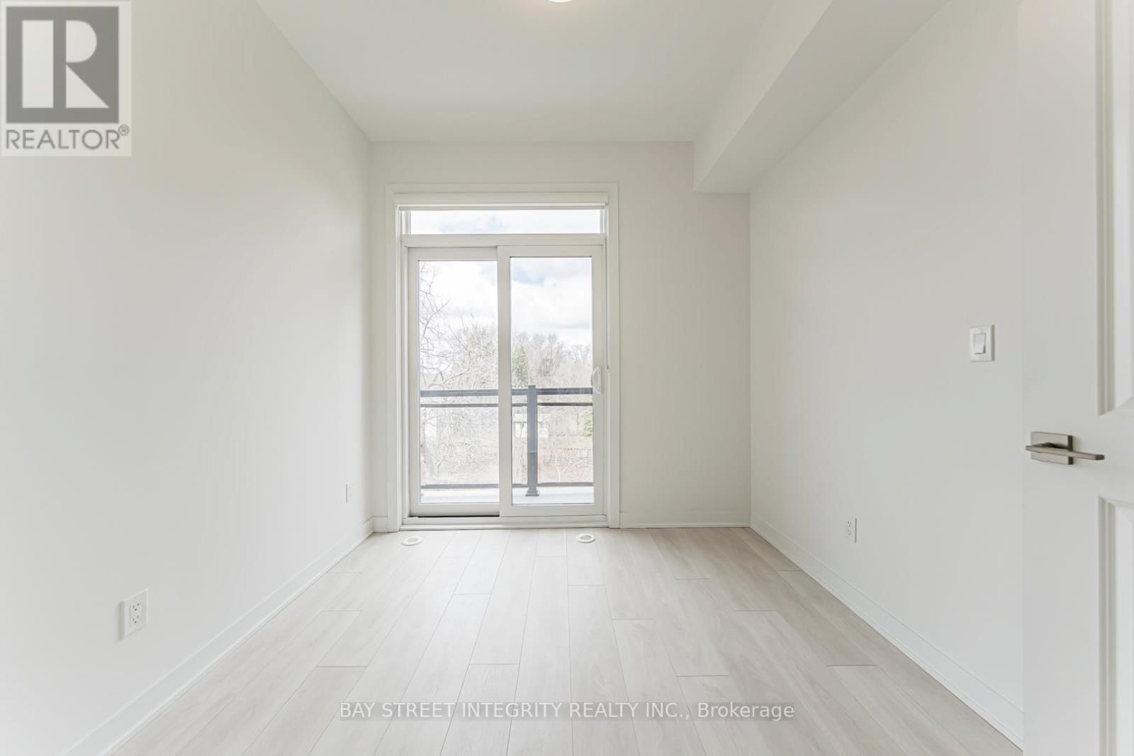 7 - 4045 HICKORY DRIVE Image 27