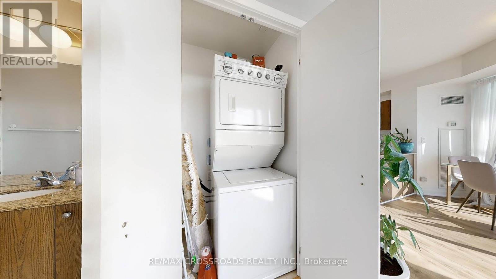 810 - 5101 DUNDAS STREET WEST Image 18