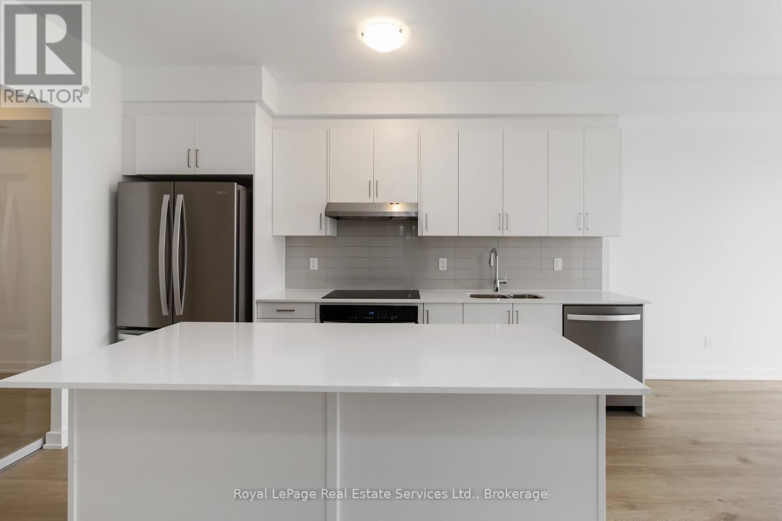 601 - 1035 SOUTHDOWN ROAD Image 8