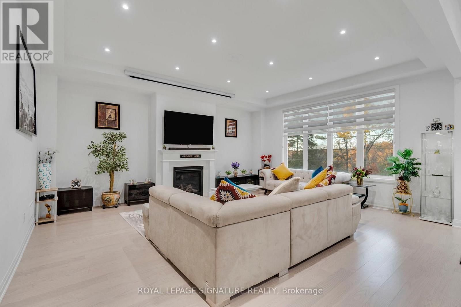 Main-Upper - 3255 HARASYM TRAIL NORTH Image 13