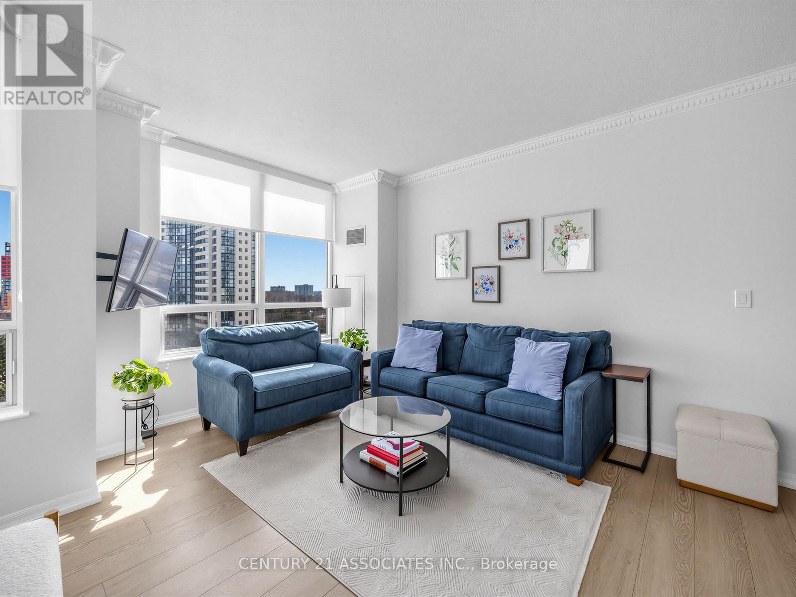 705 - 1359 RATHBURN ROAD EAST Image 16