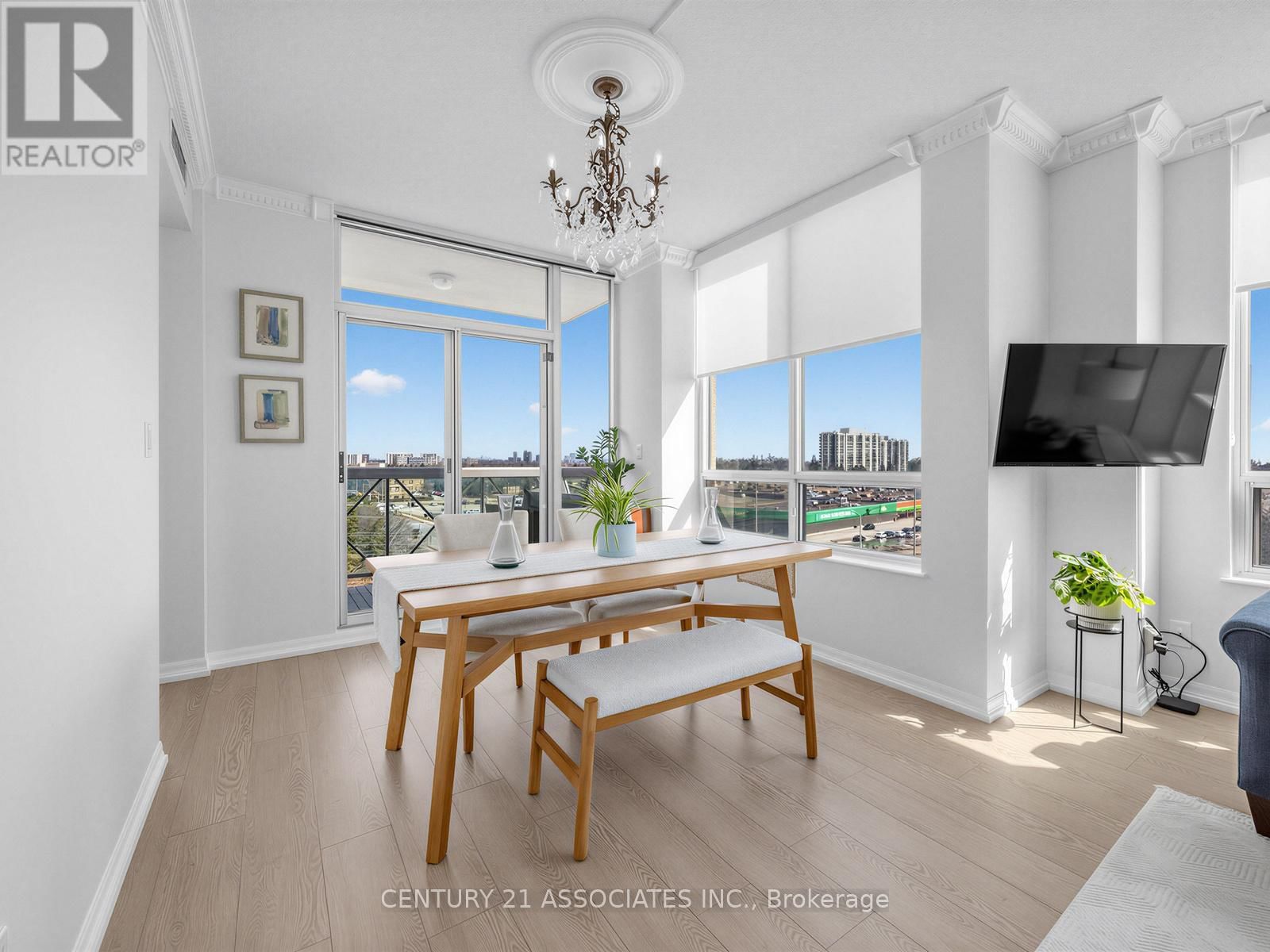 705 - 1359 RATHBURN ROAD EAST Image 17