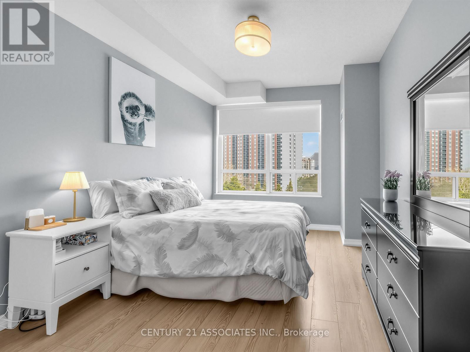 705 - 1359 RATHBURN ROAD EAST Image 20