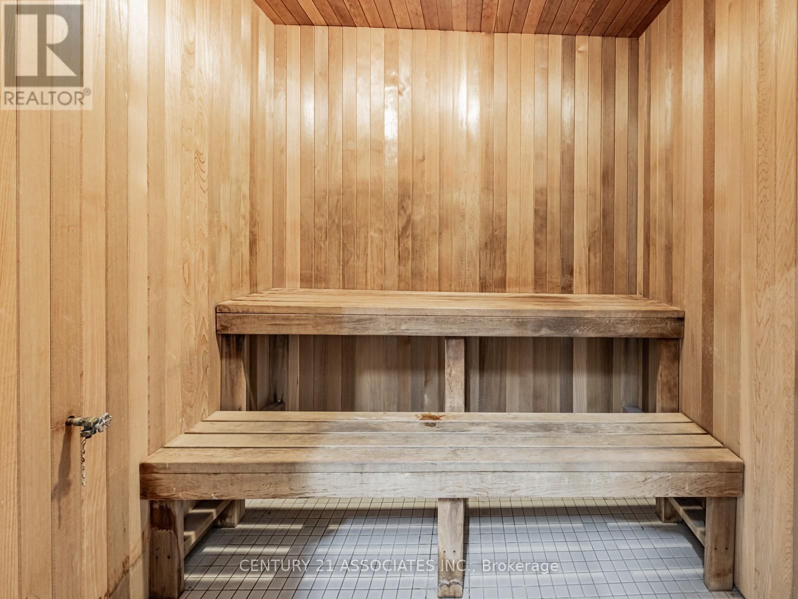 705 - 1359 RATHBURN ROAD EAST Image 27