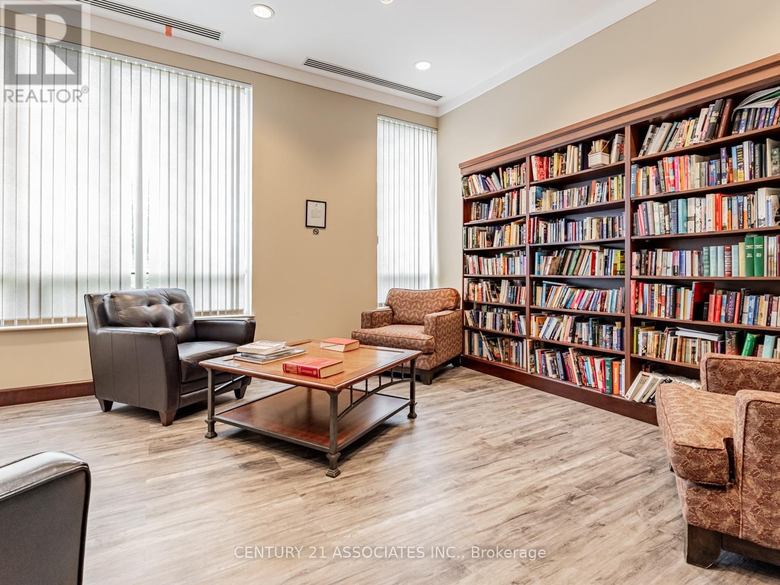 705 - 1359 RATHBURN ROAD EAST Image 30