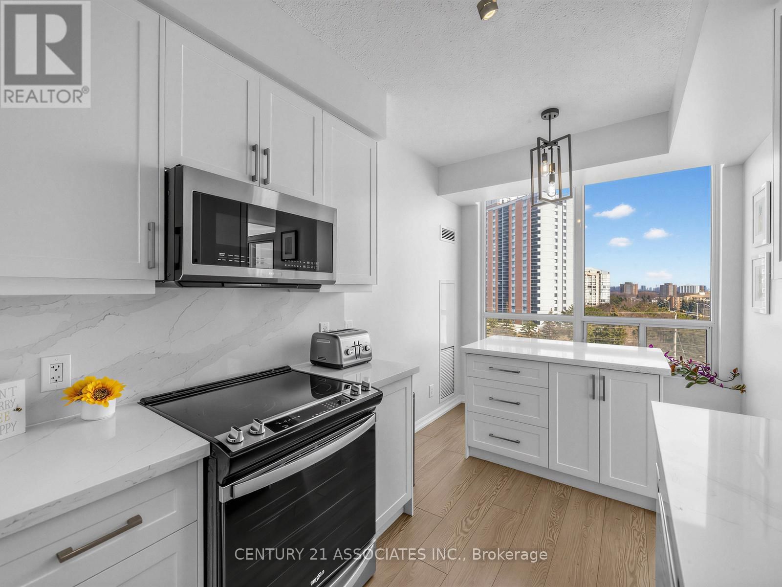 705 - 1359 RATHBURN ROAD EAST Image 8