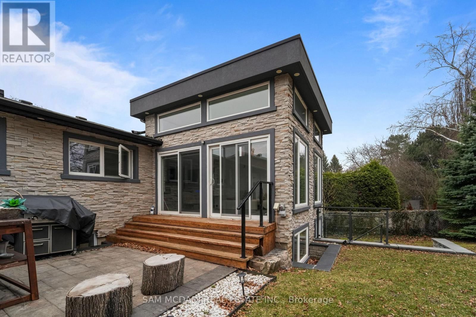 1434 PETRIE WAY Image 28