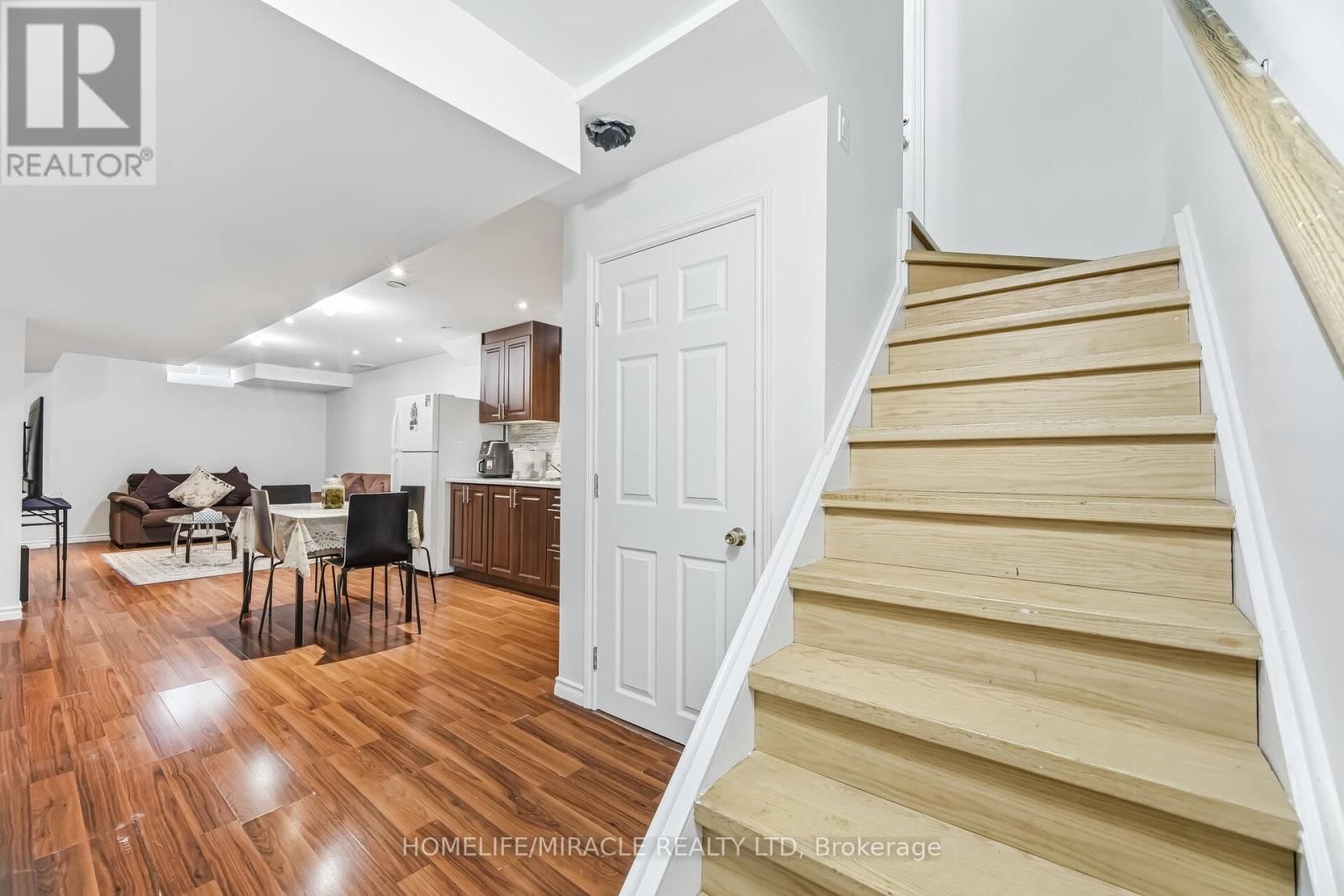 98 OWLRIDGE DRIVE EAST Image 24