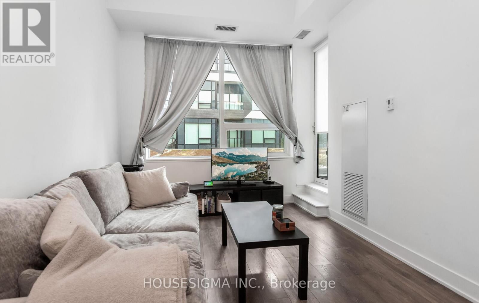 349 - 2485 TAUNTON ROAD Image 19