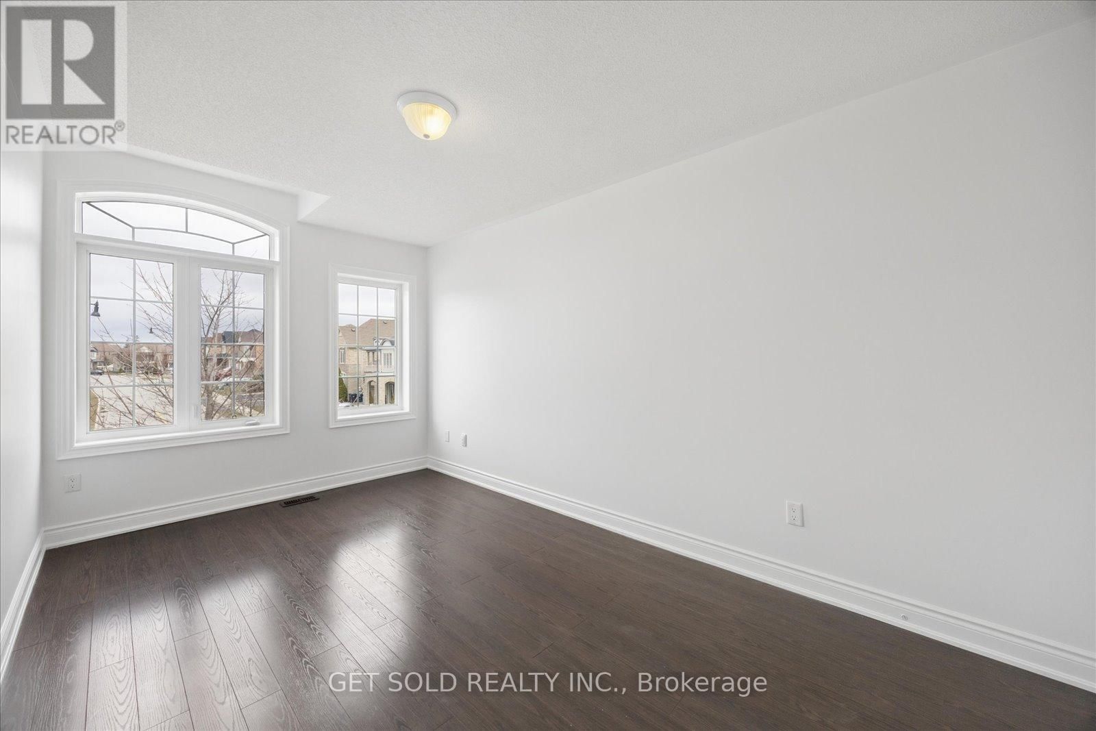 11 MAYBECK DRIVE Image 31