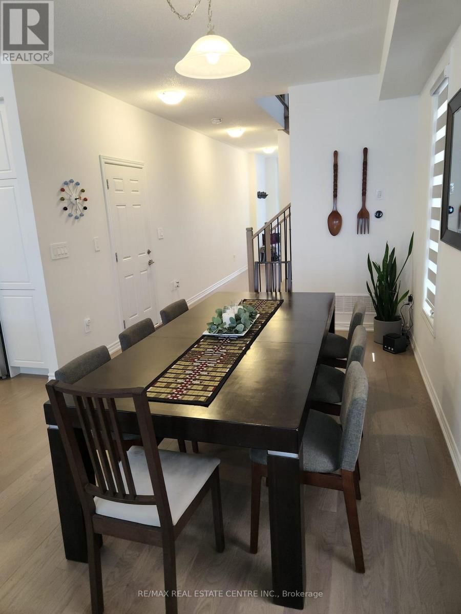 292 BERGAMOT AVENUE Image 6