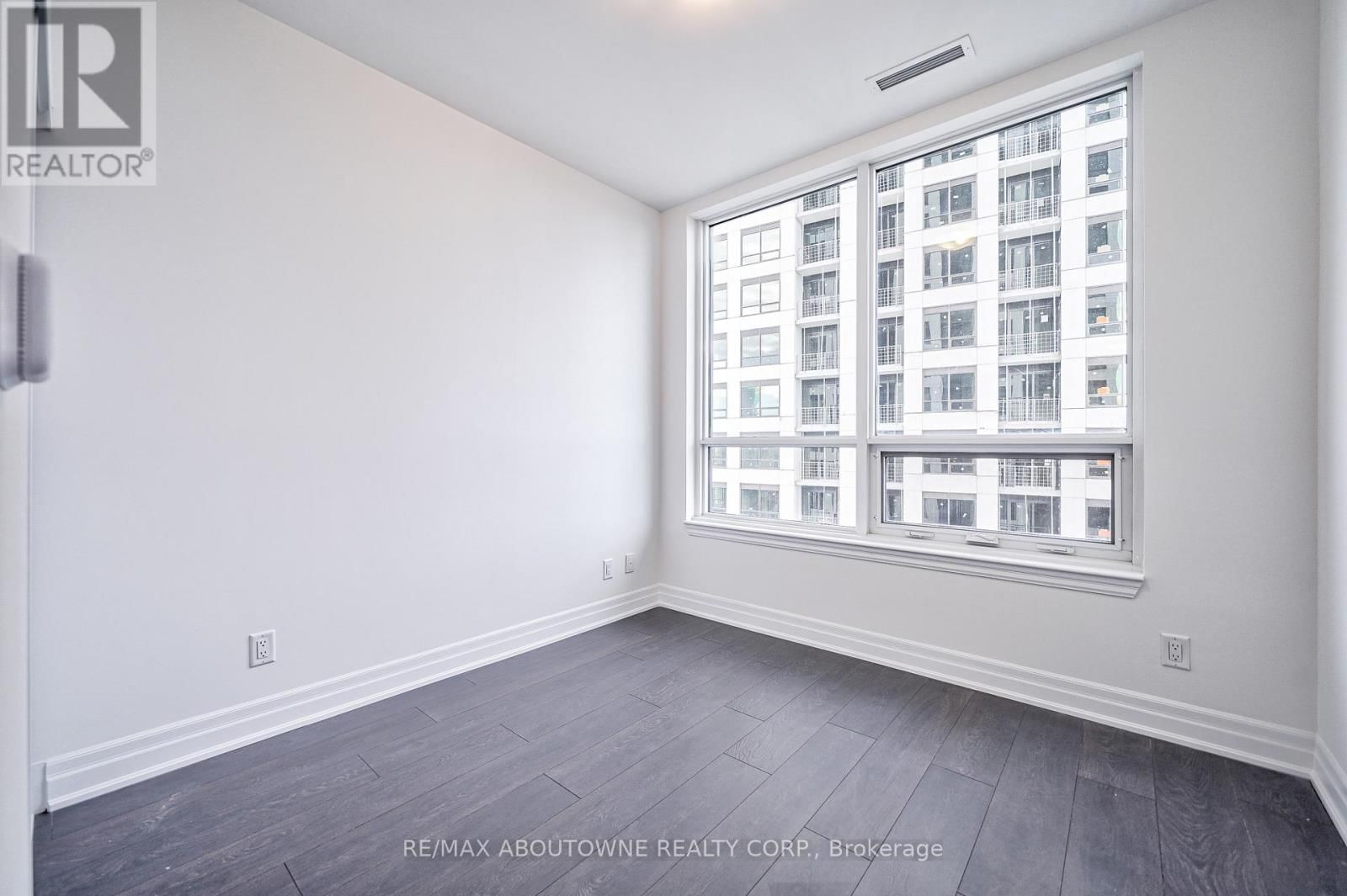 2604 - 36 ELM DRIVE WEST Image 14