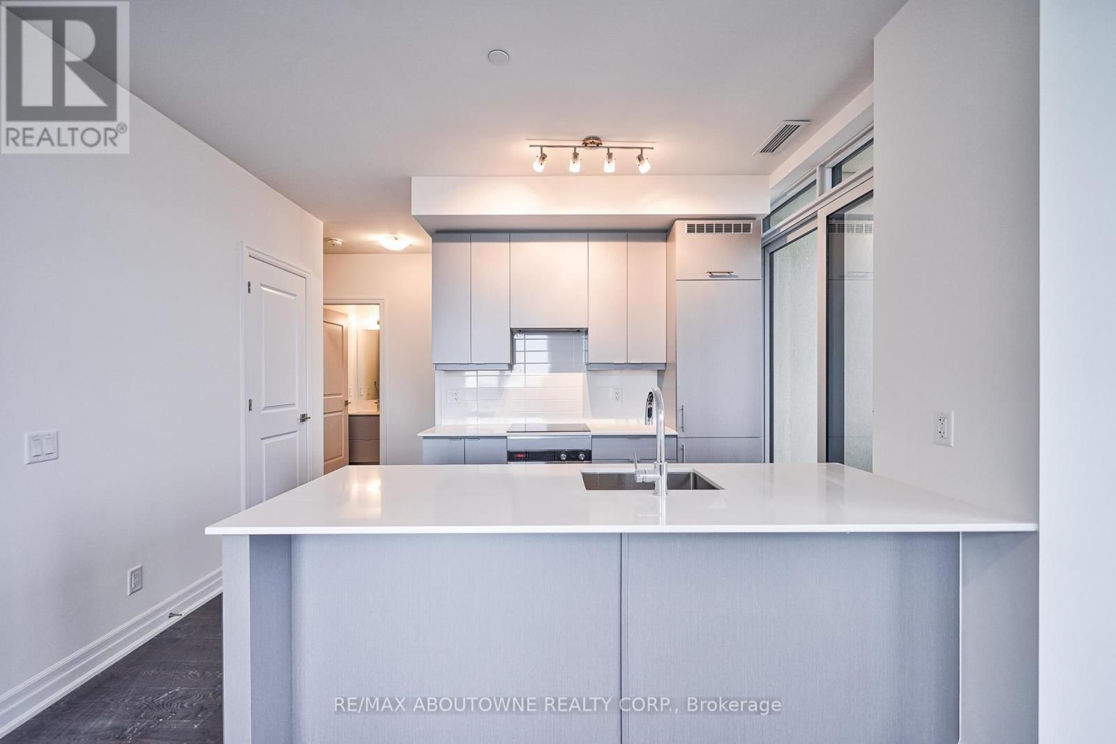 2604 - 36 ELM DRIVE WEST Image 21