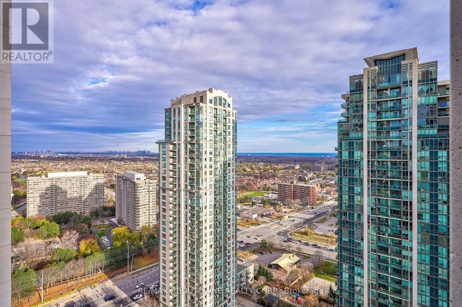 2604 - 36 ELM DRIVE WEST Image 42