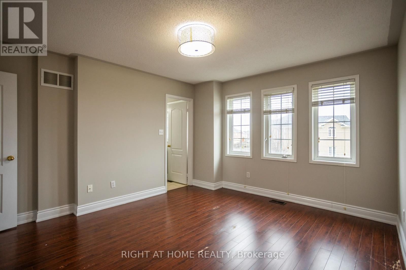 4 WICKLOW ROAD Image 13