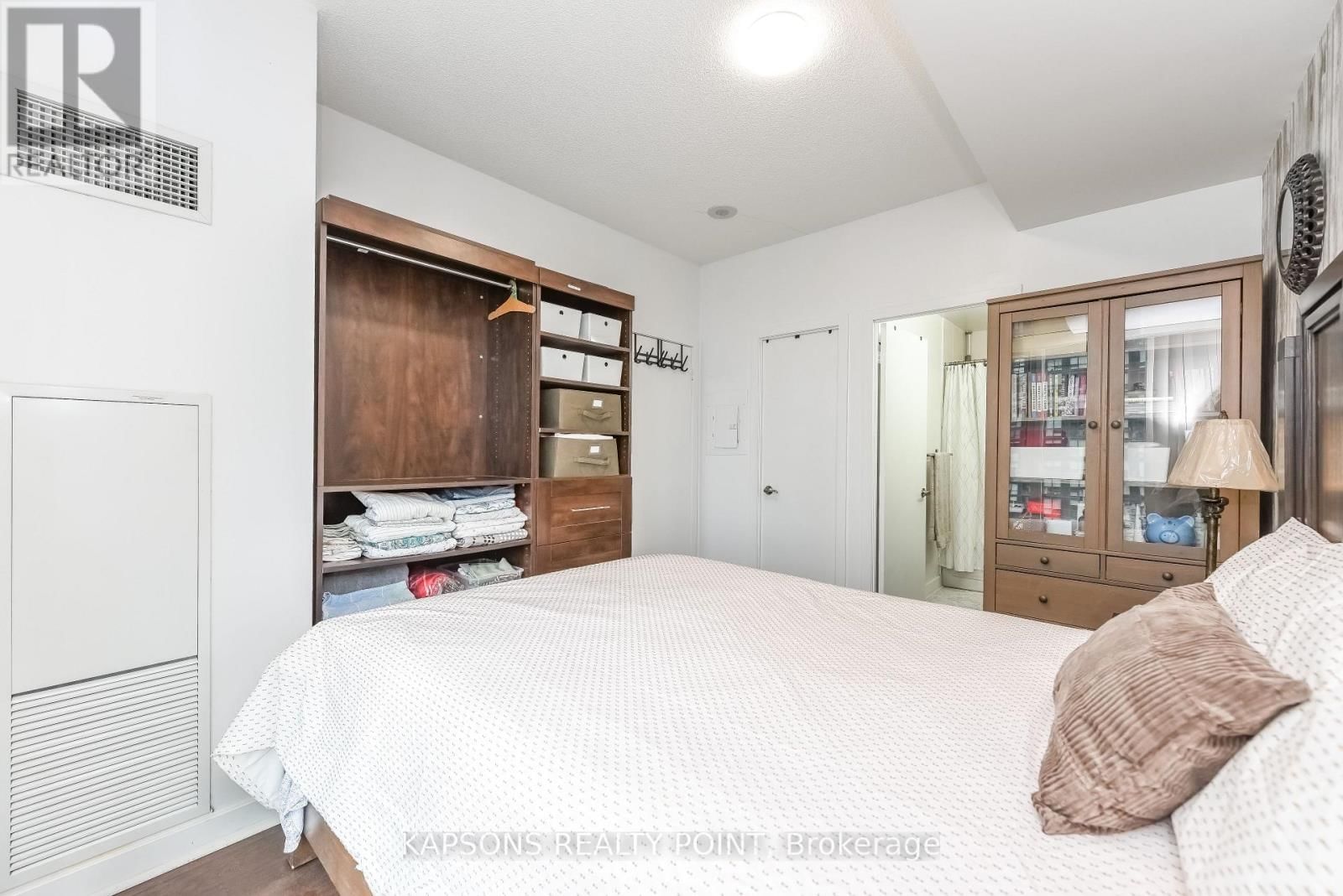 2204 - 4070 CONFEDERATION PARKWAY Image 15