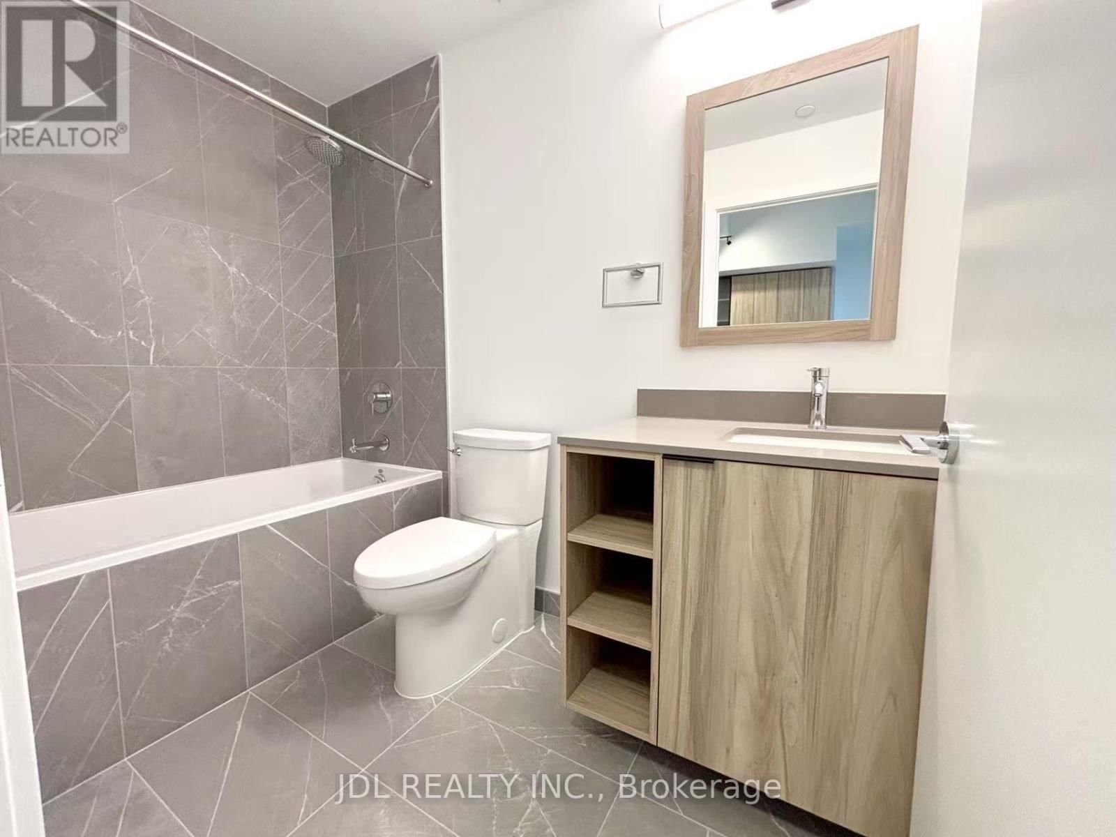 824 - 1037 THE QUEENSWAY Image 10