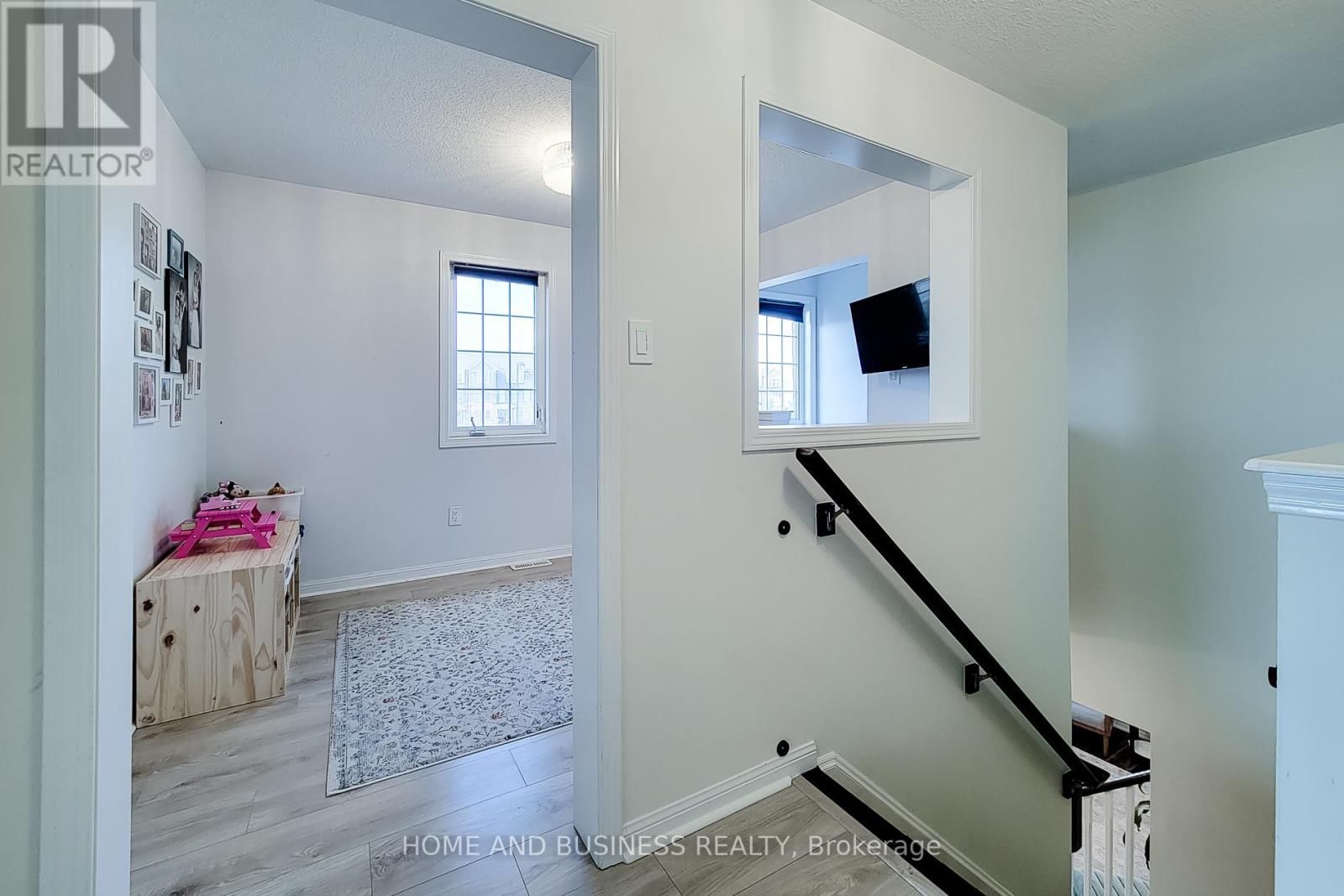 355 CHUCHMACH CLOSE Image 28