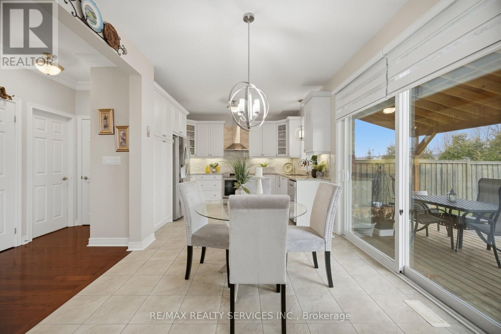 23 TWISTLETON STREET Image 18