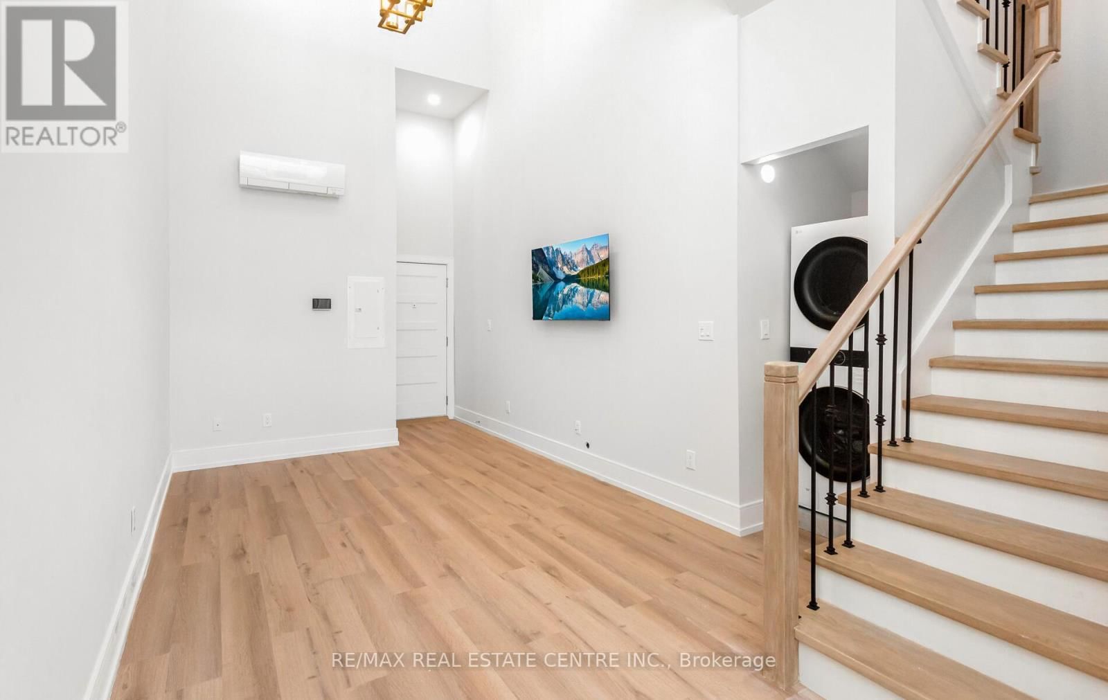 204 - 271 QUEEN STREET SOUTH Image 8