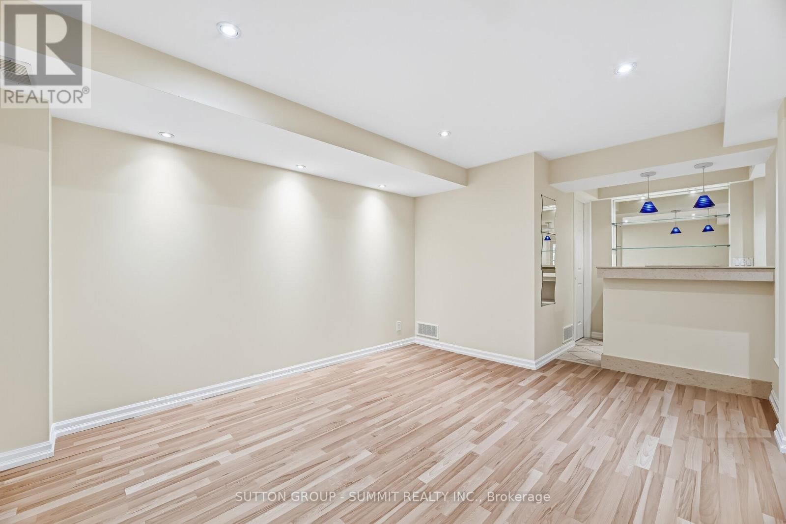 139 GENESEE DRIVE Image 26