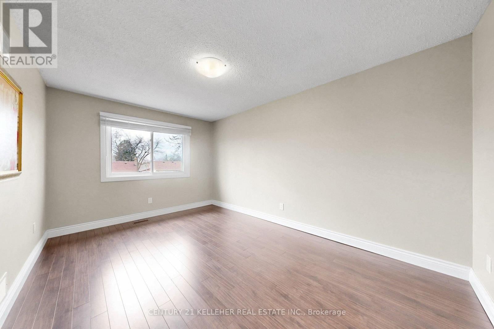 6251 ATHERLY CRESCENT Image 21