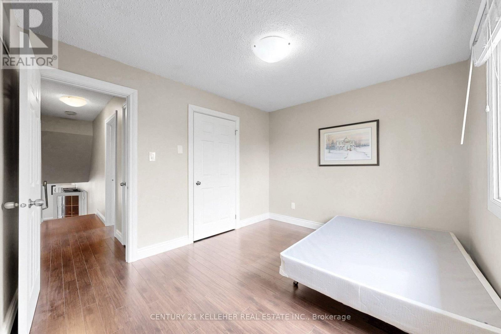 6251 ATHERLY CRESCENT Image 23