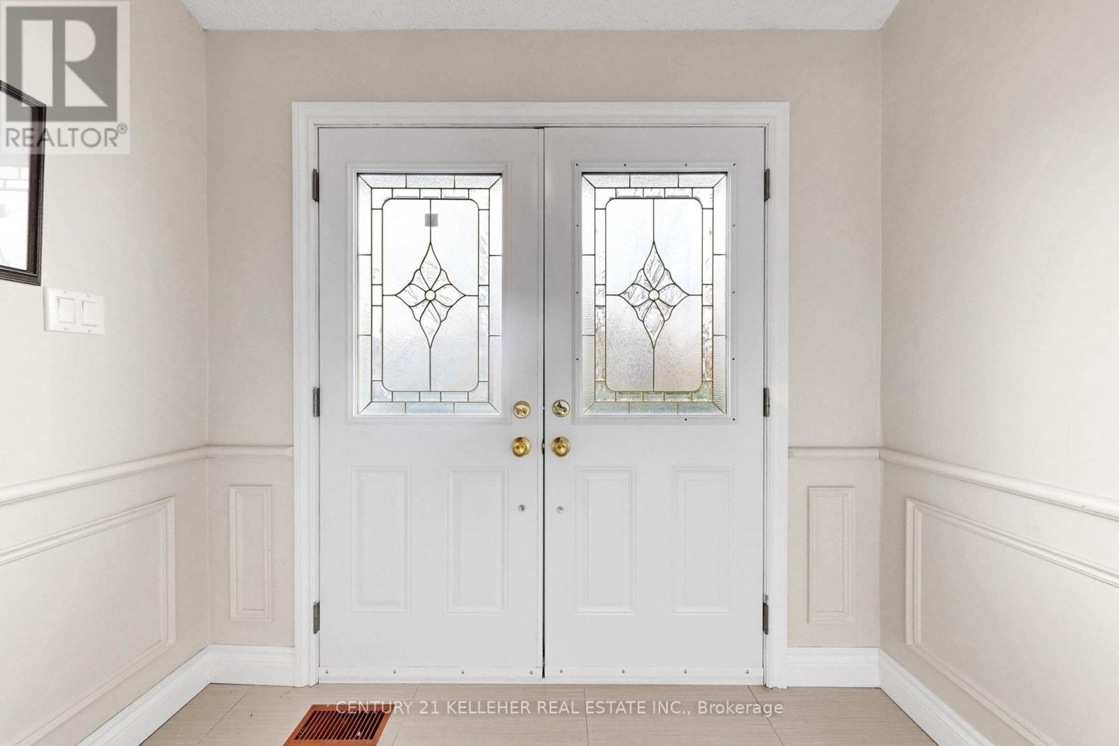 6251 ATHERLY CRESCENT Image 7