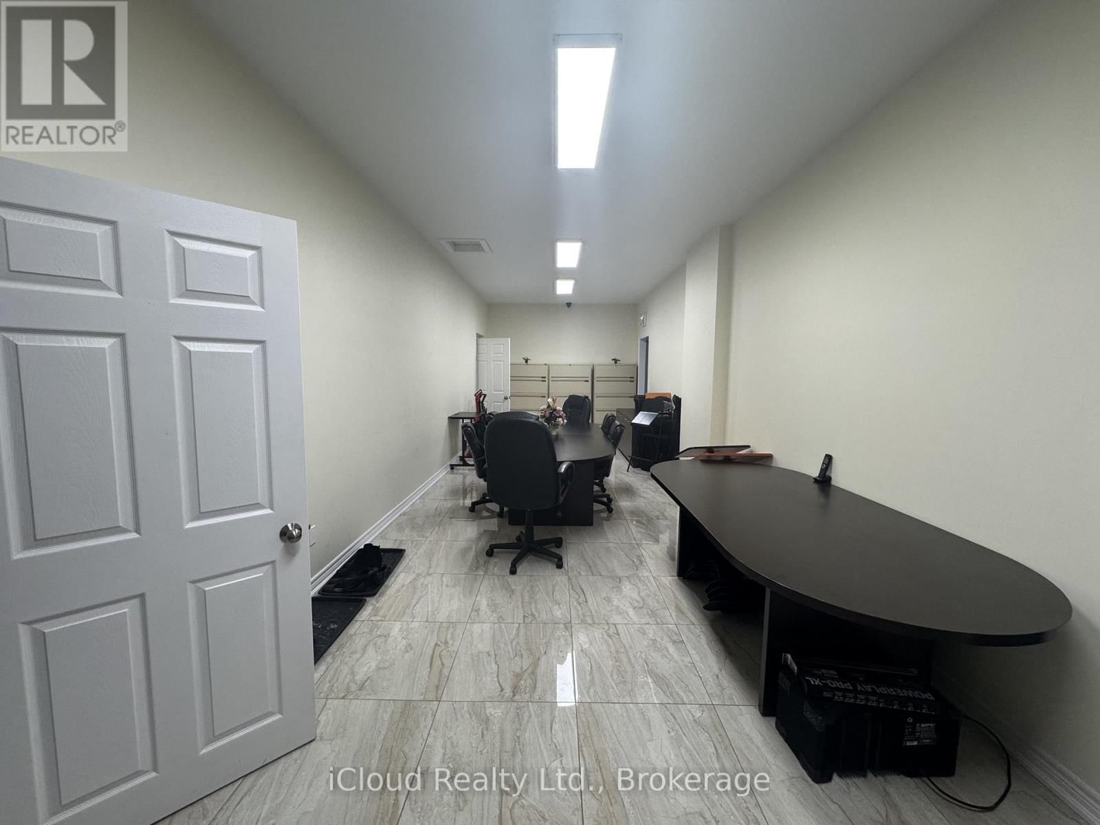 3518 KING STREET NORTH Image 17